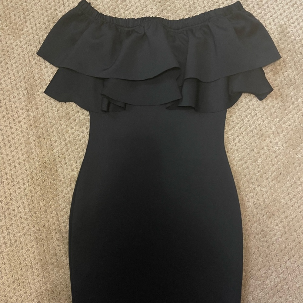 Pretty black mini dress bodycon